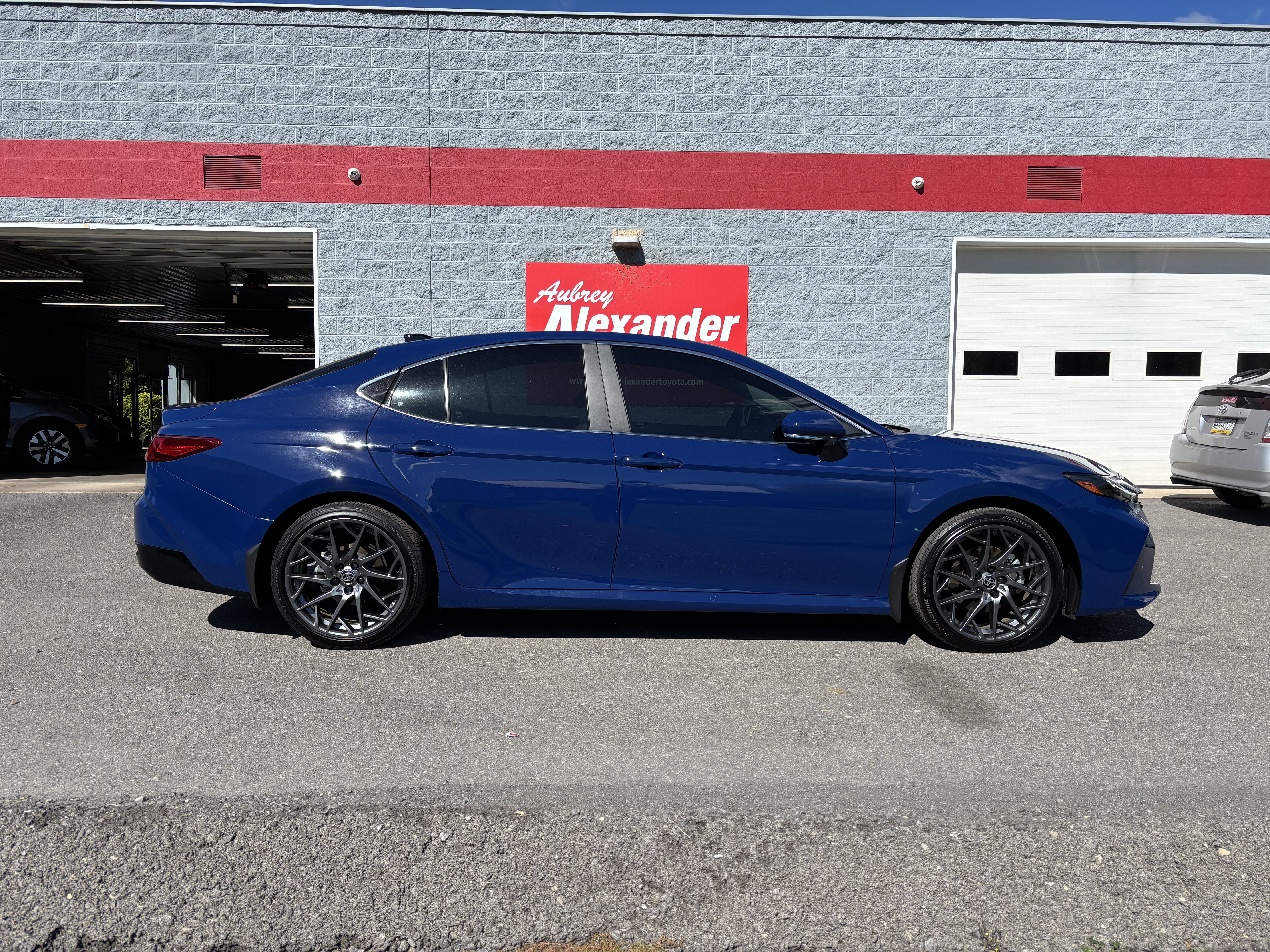 Used 2026 Toyota Camry XLE w/ Premium Plus Package FWD image 2