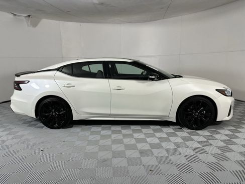 Certified 2023 Nissan Maxima SR w/ Sport Mat Group FWD image 9