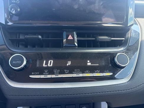 Used 2024 Toyota Corolla Cross LE AWD/4WD image 21