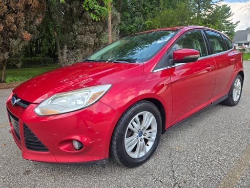 Used 2012 Ford Focus SEL FWD image 2