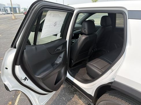 New 2027 Chevrolet Equinox LT w/ Convenience Package II AWD/4WD image 24