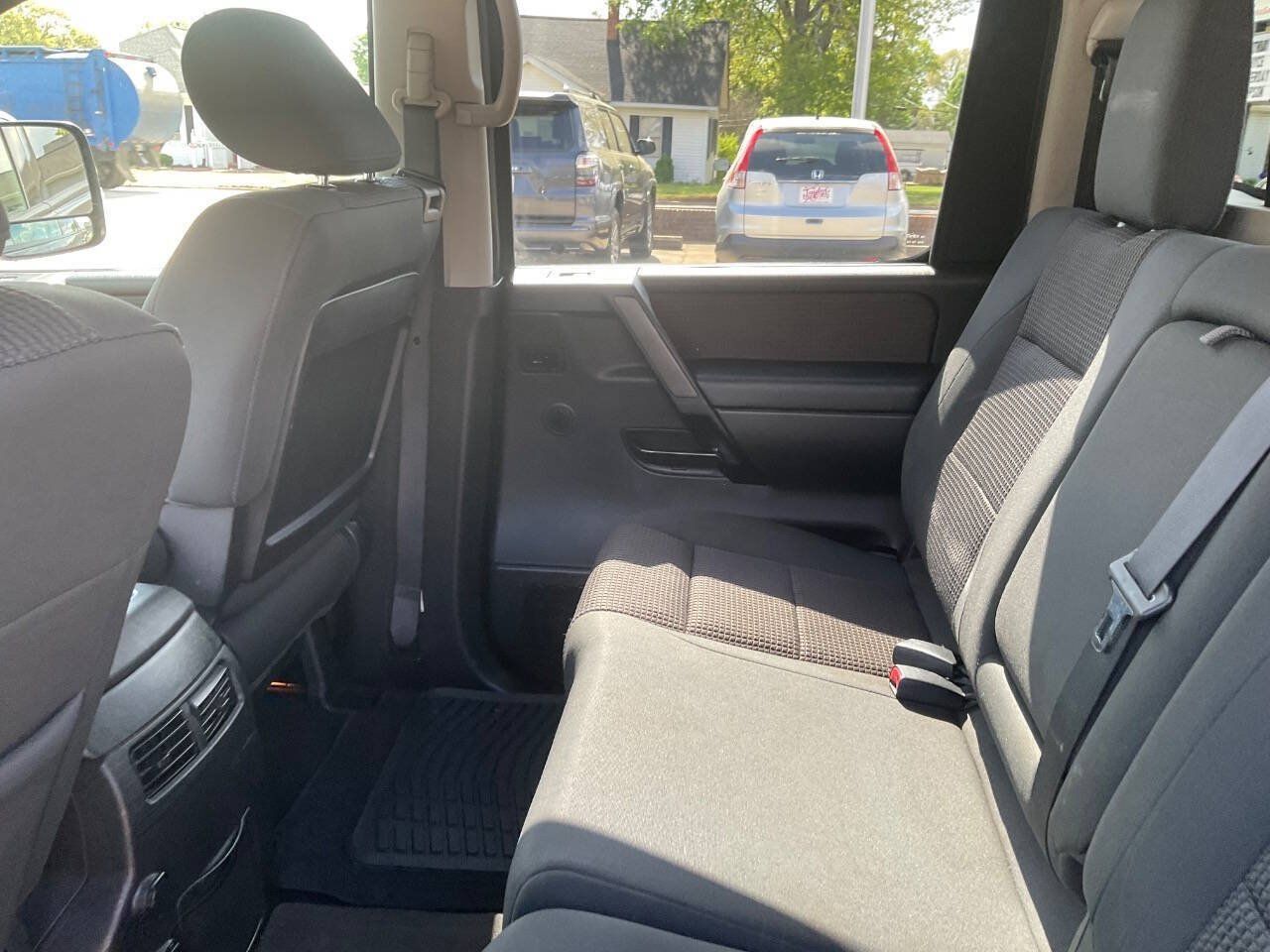 Used 2013 Nissan Titan SV w/ SV Premium Utility Pkg RWD image 13
