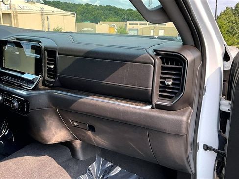 Used 2024 Chevrolet Silverado 2500 LT AWD/4WD image 29