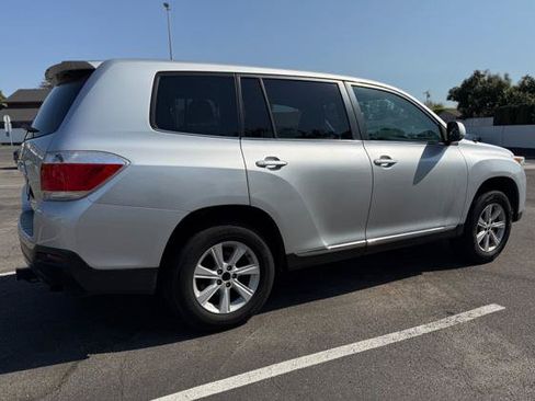 Used 2011 Toyota Highlander 2WD image 8