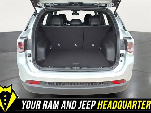 New 2026 Jeep Compass Latitude image 16