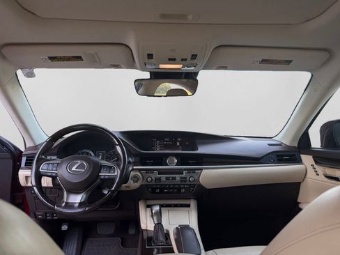 Used 2016 Lexus ES 350 w/ Ultra Luxury Package FWD image 22