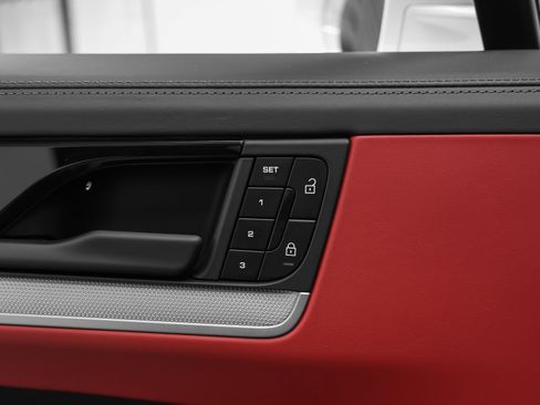 Used 2026 Porsche Cayenne S image 31