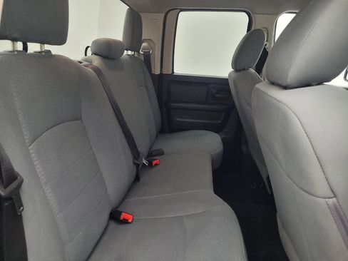 Used 2018 RAM 1500 Express RWD image 19