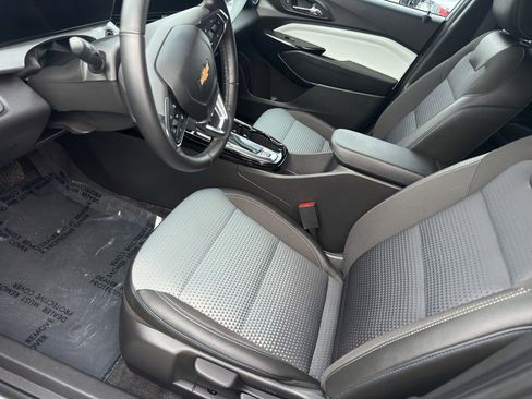 Used 2025 Chevrolet Trax LT w/ LT Convenience Package image 10