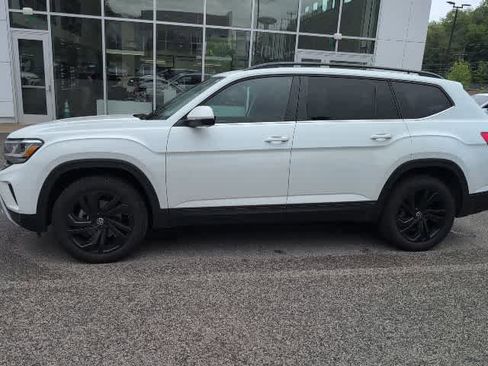 Used 2023 Volkswagen Atlas SE w/ Panoramic Sunroof Package AWD/4WD image 2