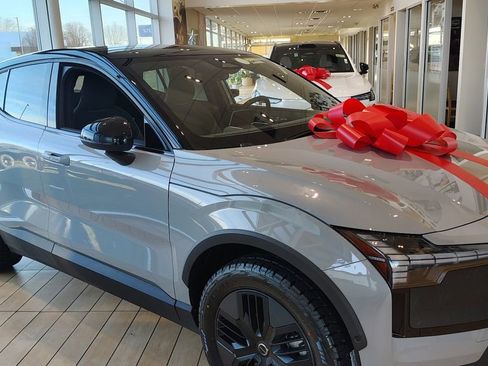 New 2026 Volvo EX30 Cross Country Ultra image 2