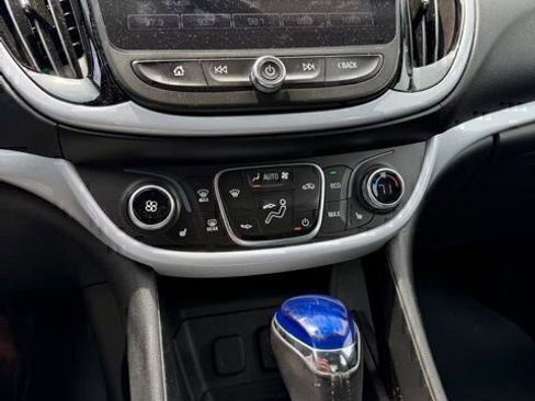 Used 2018 Chevrolet Volt LT w/ Comfort Package FWD image 14