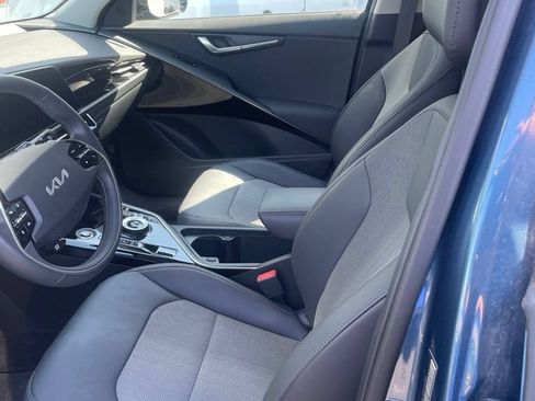 Used 2023 Kia Niro Wind w/ Wind Preserve Package FWD image 3