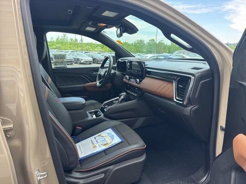 Used 2024 GMC Canyon AT4 AWD/4WD image 17