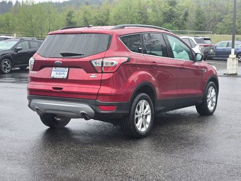 Used 2017 Ford Escape SE w/ Equipment Group 201A AWD/4WD image 8
