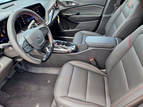New 2026 Chevrolet Trax RS w/ Sunroof Package FWD image 16