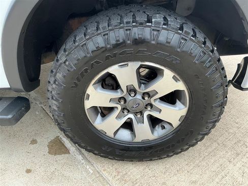 Used 2014 Ford F150 FX4 w/ Equipment Group 402A Luxury AWD/4WD image 26