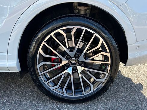 Used 2025 Audi SQ5 Premium Plus w/ Premium Plus Package image 36