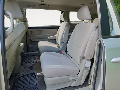 Used 2019 Kia Sedona L FWD image 13
