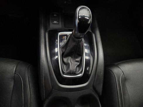 Used 2019 Nissan Rogue SL image 26