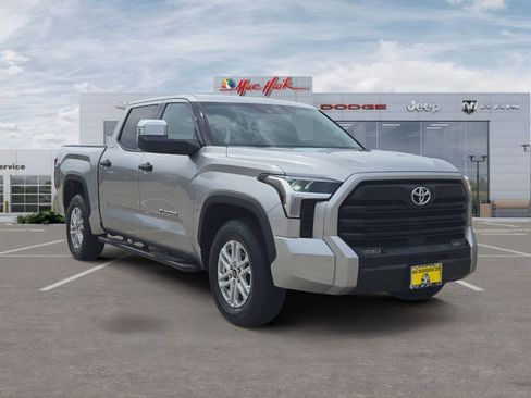 Used 2023 Toyota Tundra SR5 w/ SR5 Convenience Package image 7