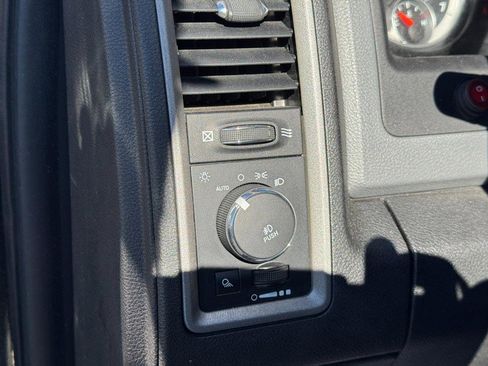 Used 2017 RAM 1500 Express image 16
