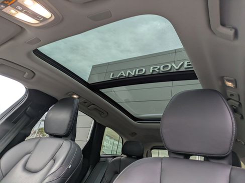 Certified 2023 Volvo XC60 B6 Ultimate w/ Protection Package Premier image 25