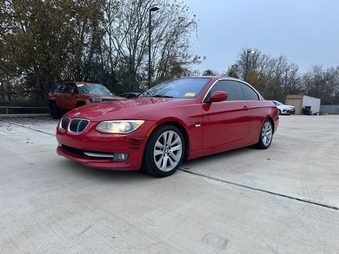 Used 2013 BMW 328i Convertible image 1