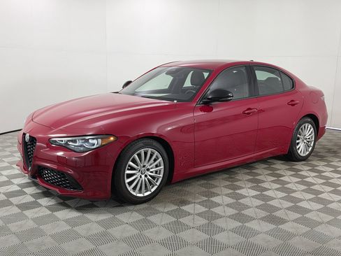 Used 2024 Alfa Romeo Giulia Sprint RWD image 3