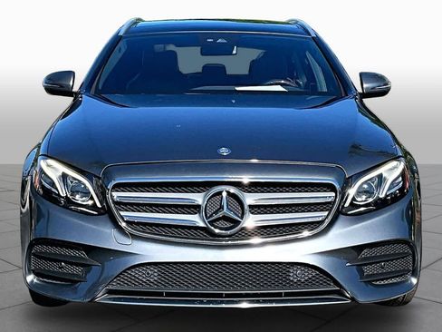 Used 2017 Mercedes-Benz E 400 4MATIC Wagon image 4