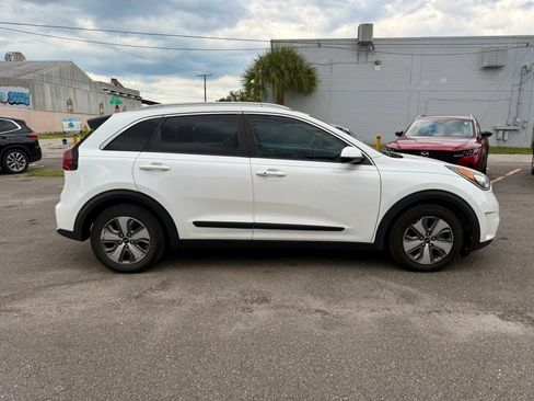 Used 2019 Kia Niro LX FWD image 6