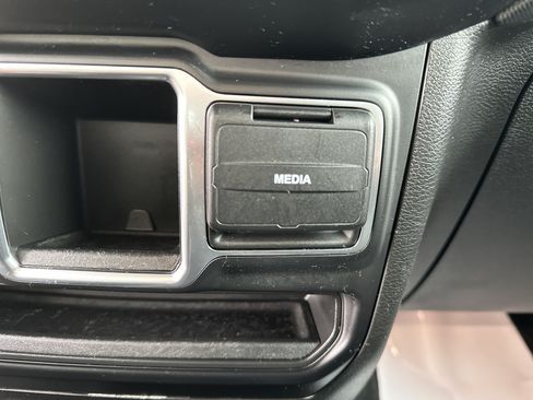 Used 2022 Jeep Gladiator Sport AWD/4WD image 7