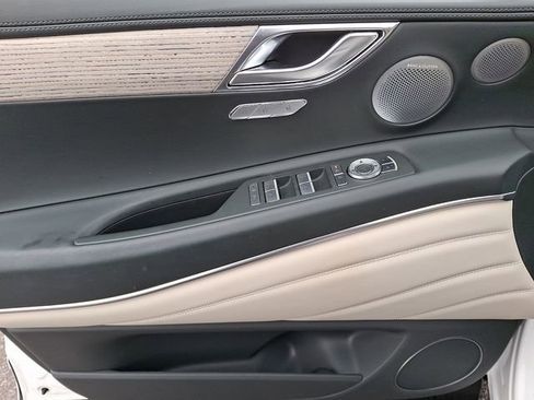 Used 2025 Genesis GV80 2.5T Prestige image 16