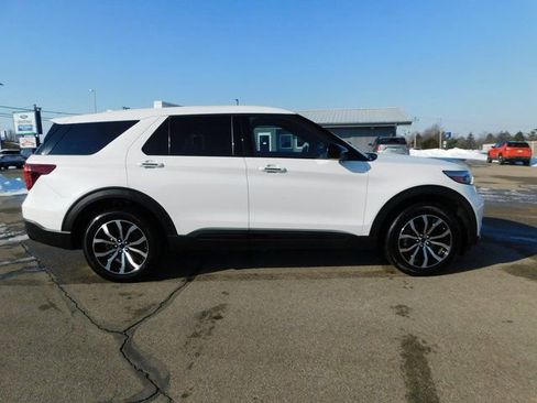 Used 2022 Ford Explorer ST image 2