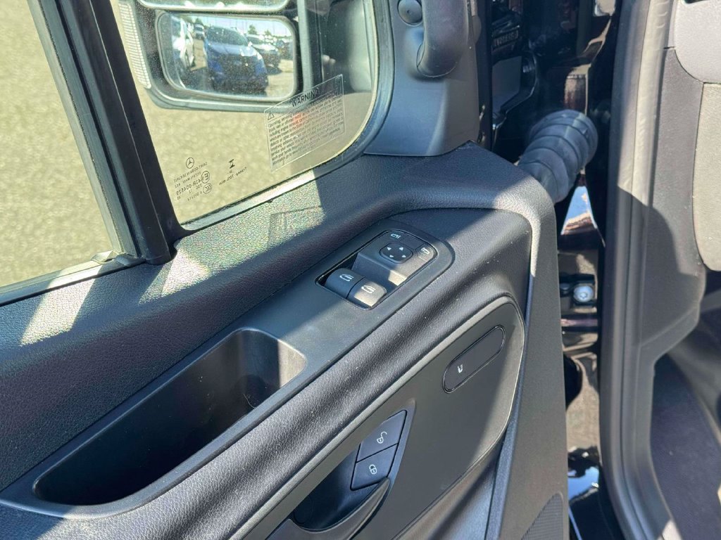 Used 2025 Mercedes-Benz Sprinter 2500 image 18