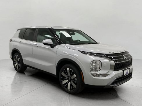 New 2026 Mitsubishi Outlander SE AWD/4WD image 1