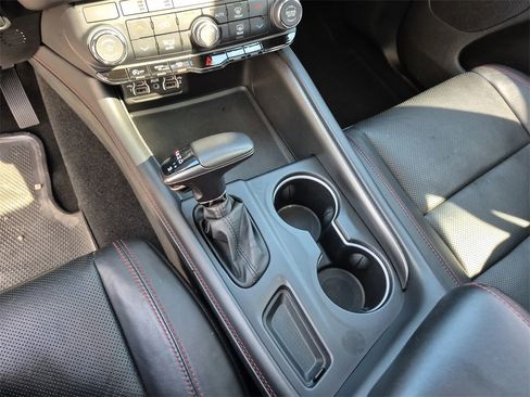 Used 2024 Dodge Durango GT image 15