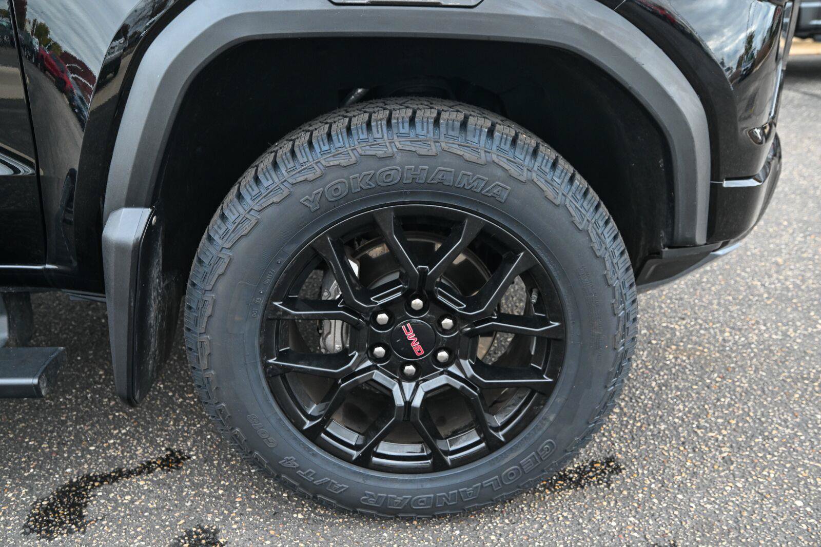 Used 2024 GMC Canyon Denali w/ LPO, Denali Black Edition AWD/4WD image 15