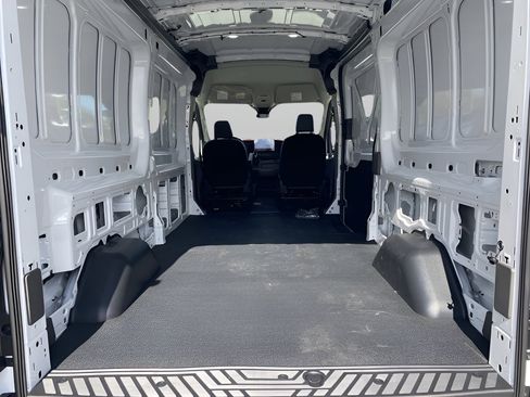 New 2026 Ford Transit 250 148 Medium Roof RWD image 9