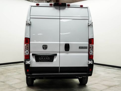 Used 2023 RAM ProMaster 2500 FWD image 9