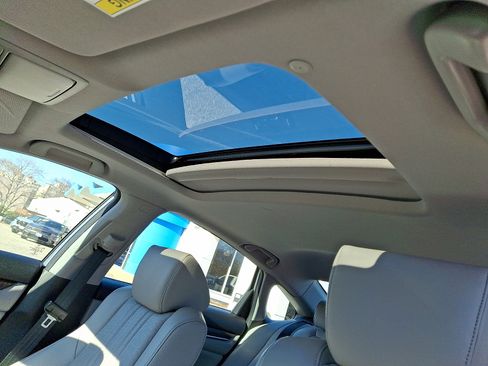 Used 2020 Honda Accord Touring image 12