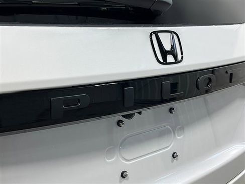 New 2026 Honda Pilot Touring image 7