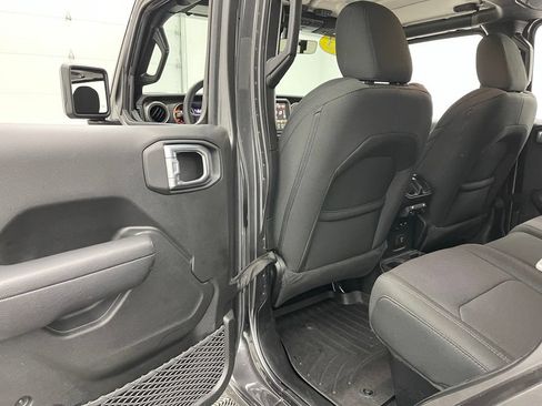 Used 2023 Jeep Gladiator Sport AWD/4WD image 38