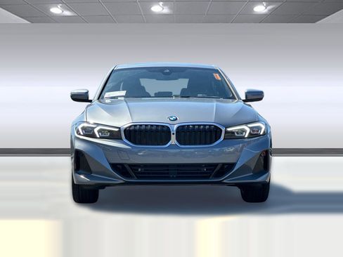 Used 2025 BMW 330i xDrive Sedan w/ Convenience Package AWD/4WD image 5