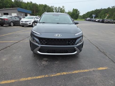 Used 2022 Hyundai Kona Limited FWD image 2