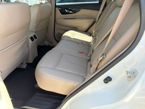 Used 2018 Nissan Rogue SL w/ Premium Package FWD image 7