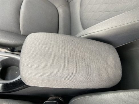 Used 2020 Toyota Corolla LE image 40