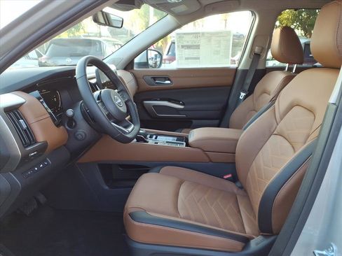 New 2025 Nissan Pathfinder Platinum w/ Cargo Package image 8