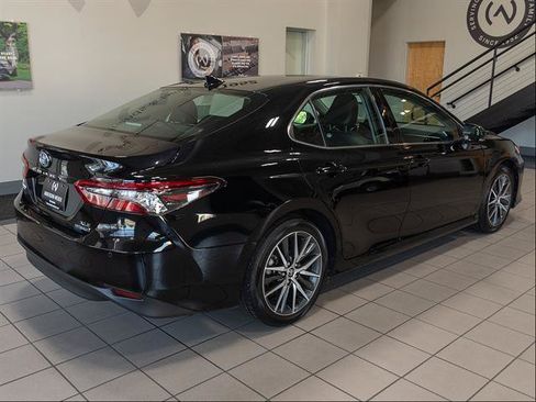 Used 2022 Toyota Camry XLE w/ Navigation Upgrade Package FWD image 21
