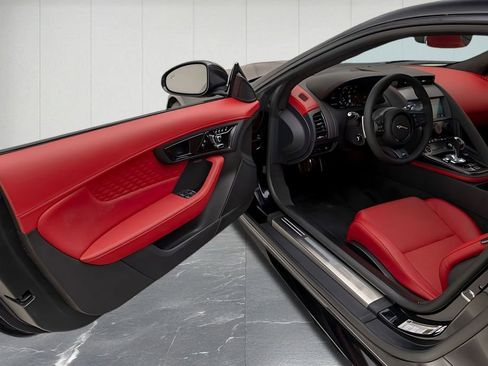 Used 2024 Jaguar F-TYPE R AWD/4WD image 17